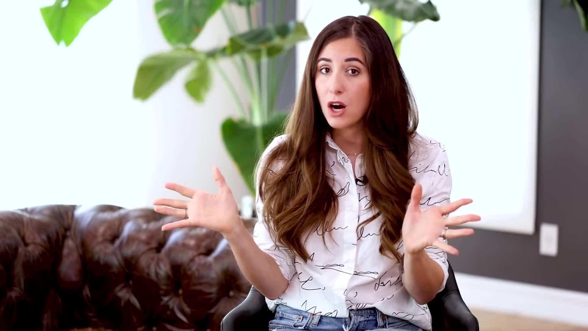 Before and after photos of a decluttered room