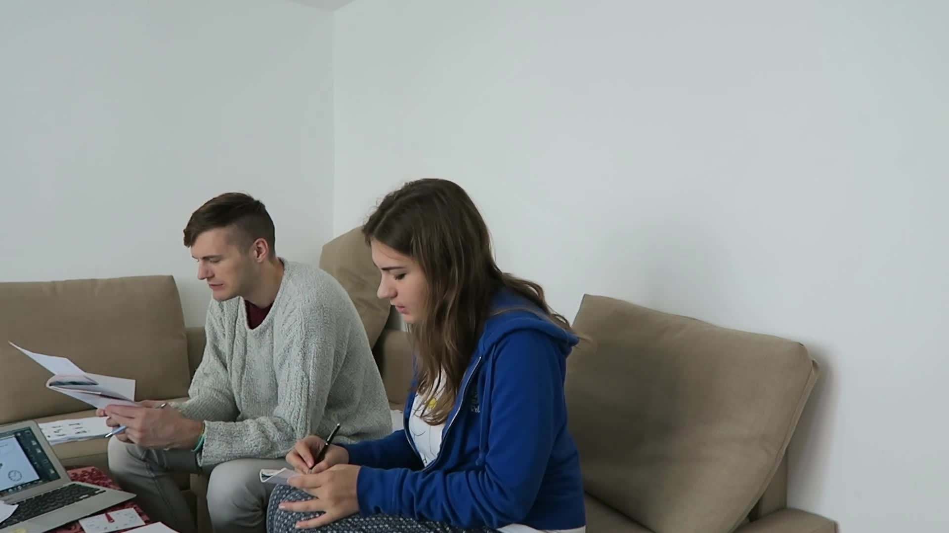 Example of expressing time in relation to the current hour