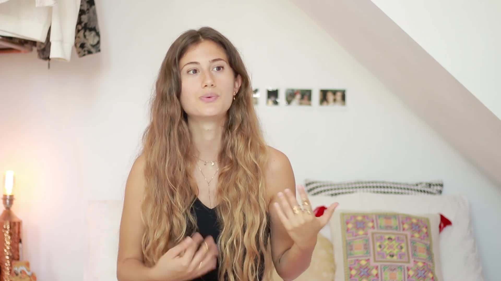 Comparison between a menstrual cup and disposable tampons/pads