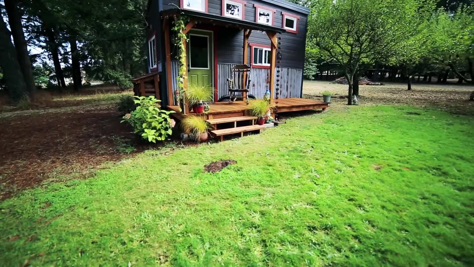 The well-insulated walls of the tiny house
