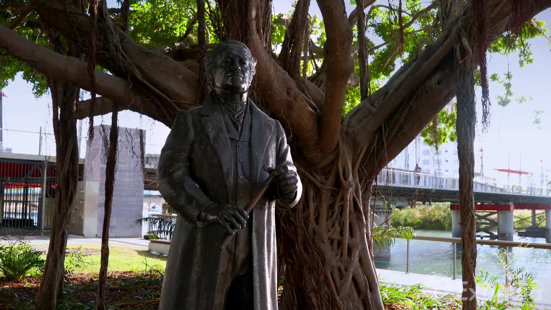 The Strand - Sun-Drenched Beachfront Promenade