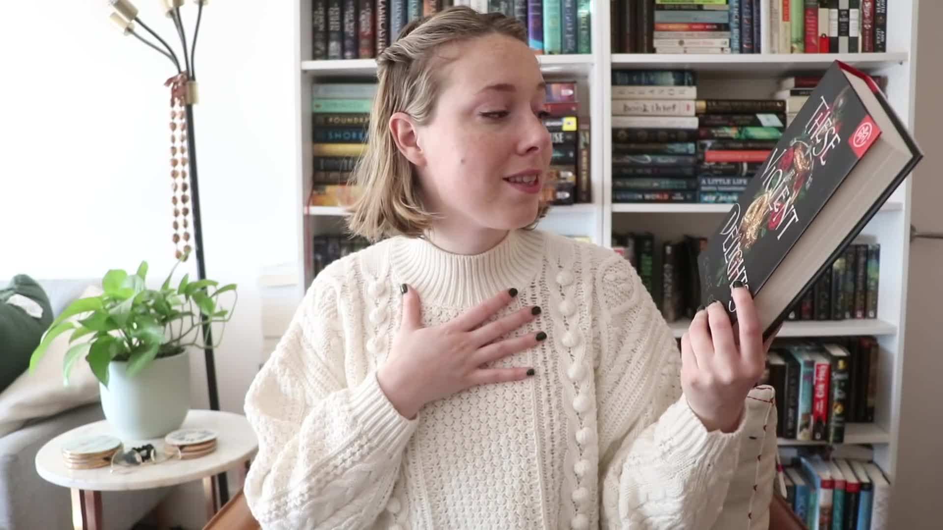 Book Cover of 'A Court of Silver Flames'