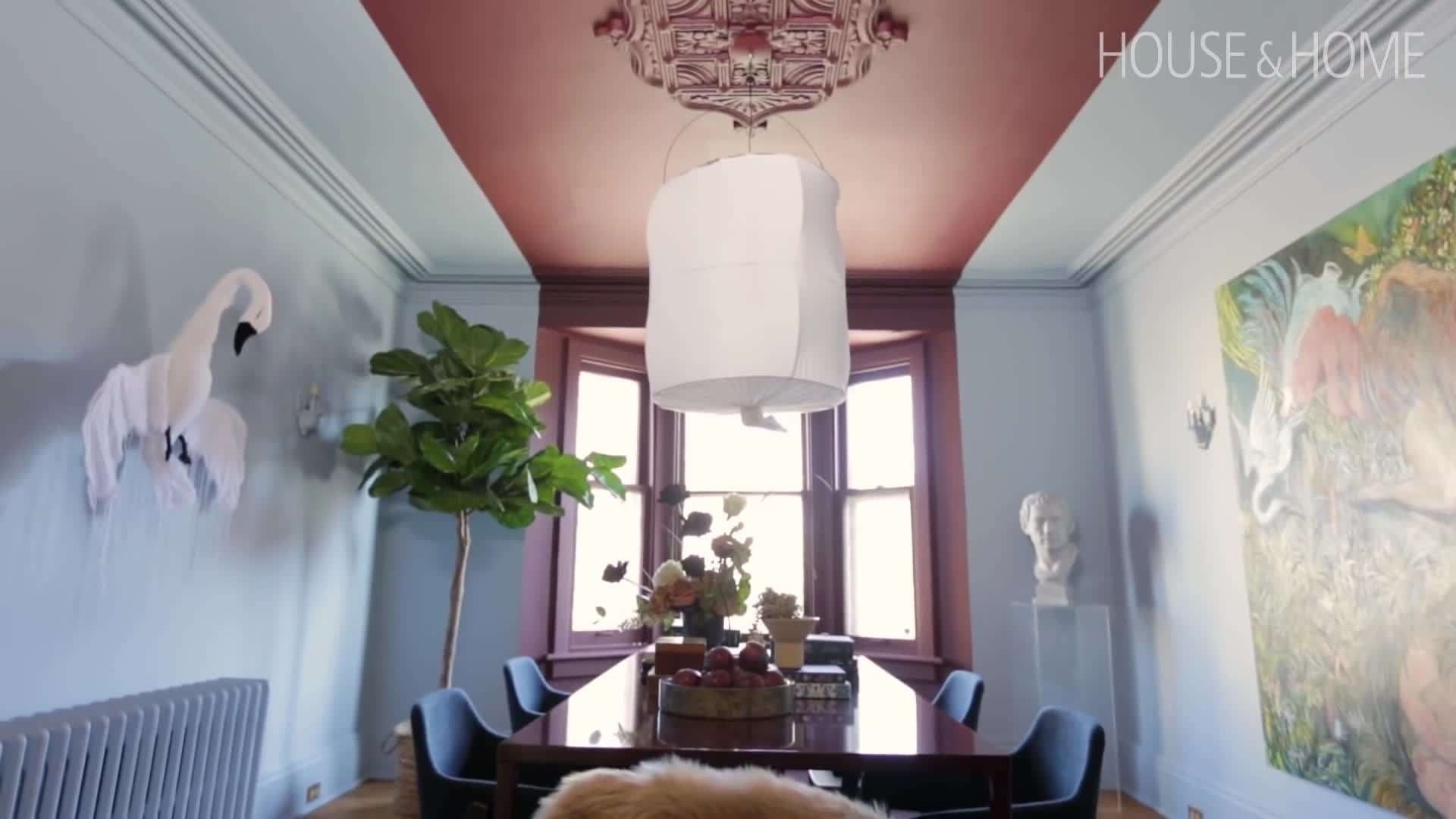 Balancing Bold Colors with Neutral Tones