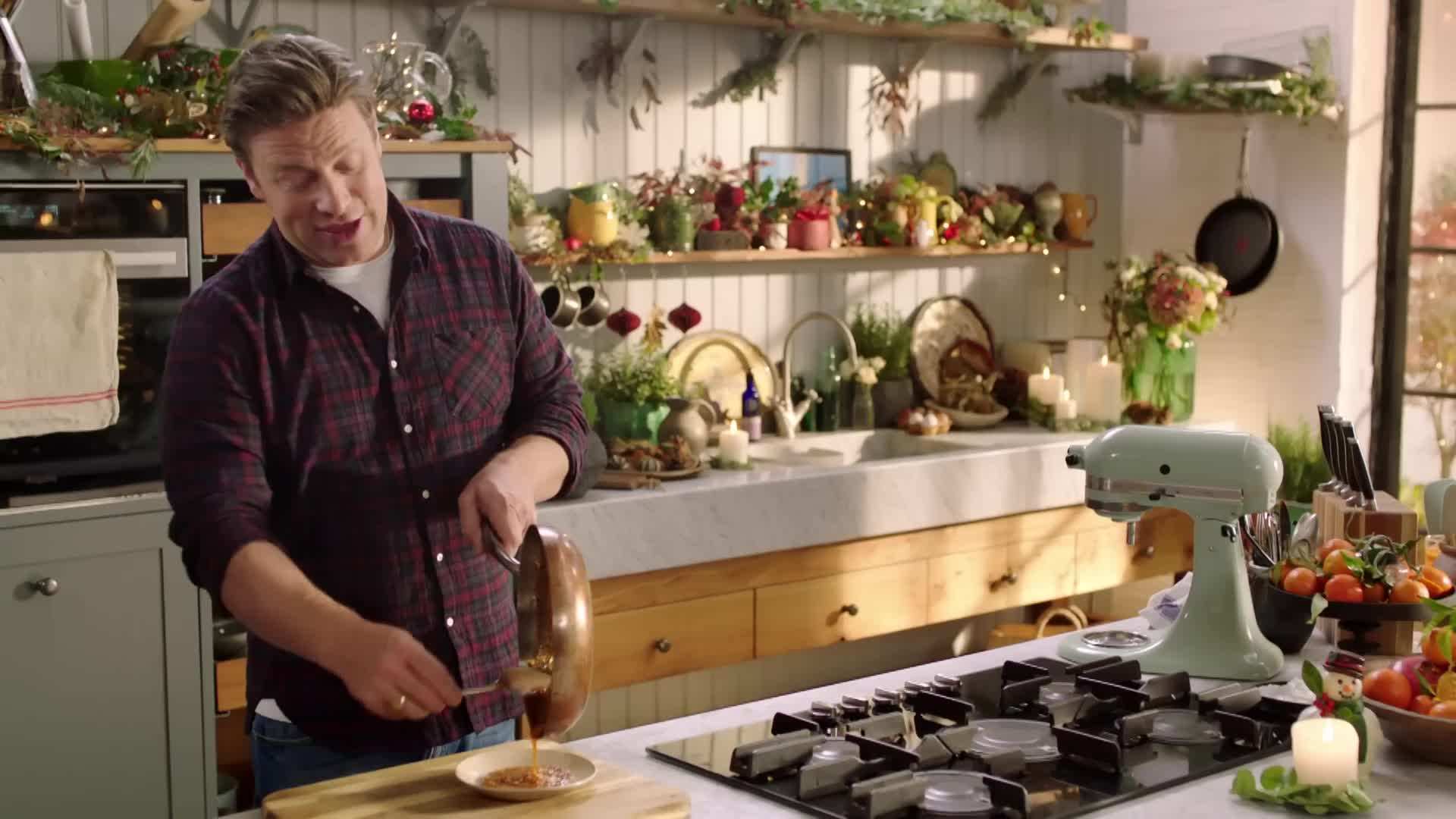 Preparing the Cake Tin