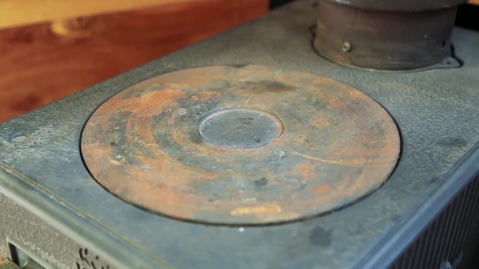 Solar panels on the roof of the tiny house