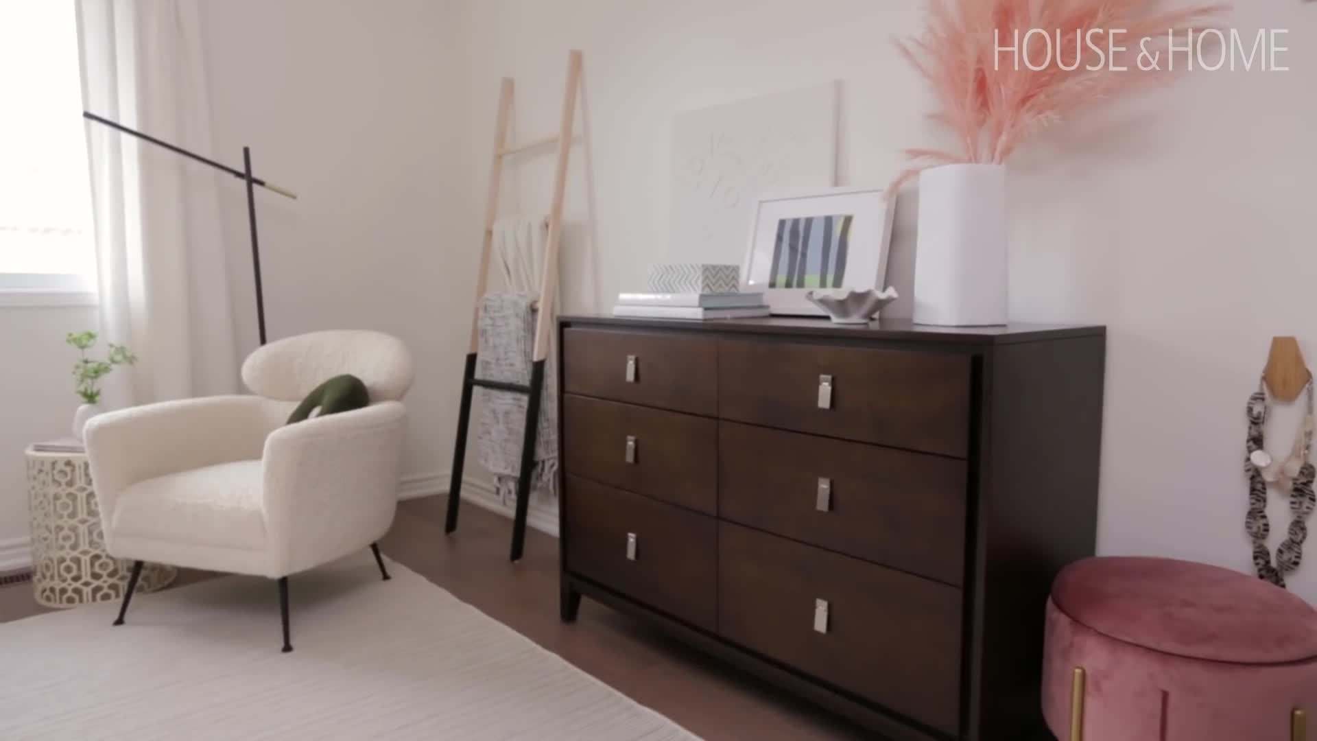 Example of a bedroom with a painted arch