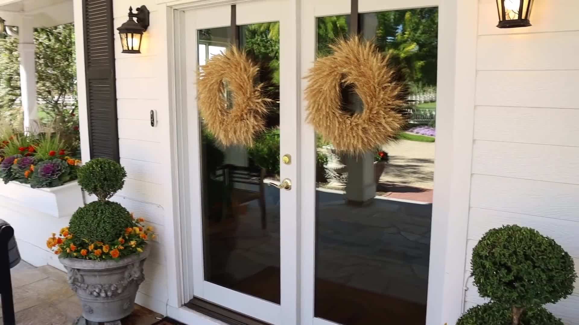 Grouping Containers in Varying Heights and Sizes