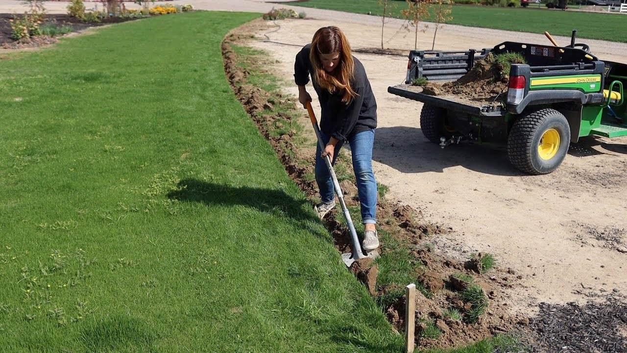 Edging the Grass Pathway to the Cut Flower Garden: A Gardening Tutorial