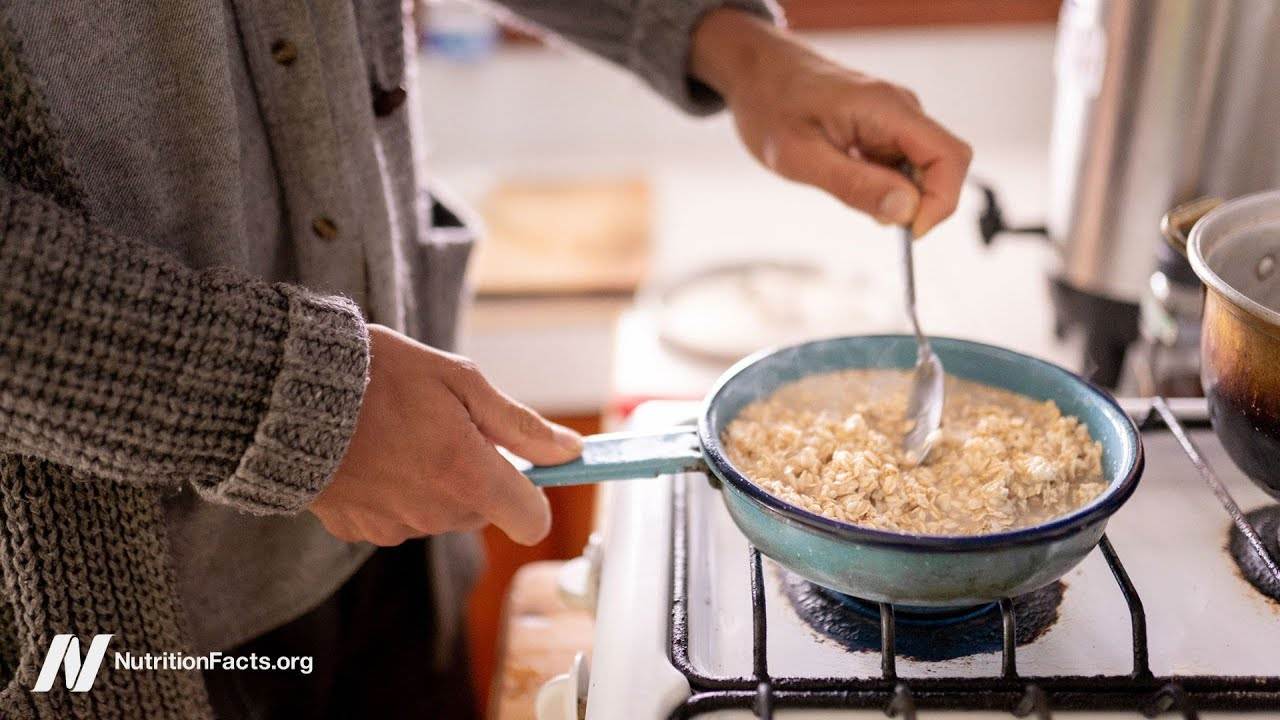 The Power of Oatmeal: Unlocking the Benefits for Diabetes Treatment