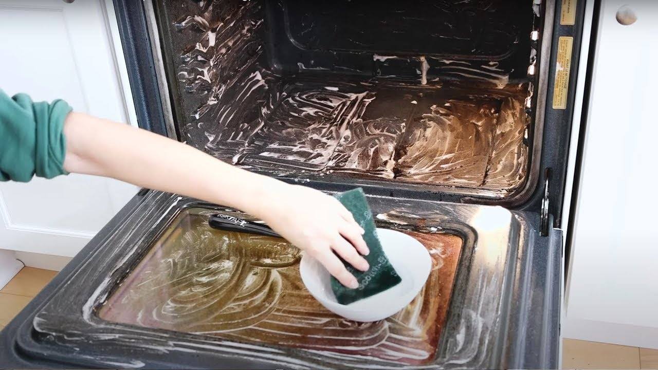 How to Clean a Non-Self Cleaning Oven: A Step-by-Step Guide