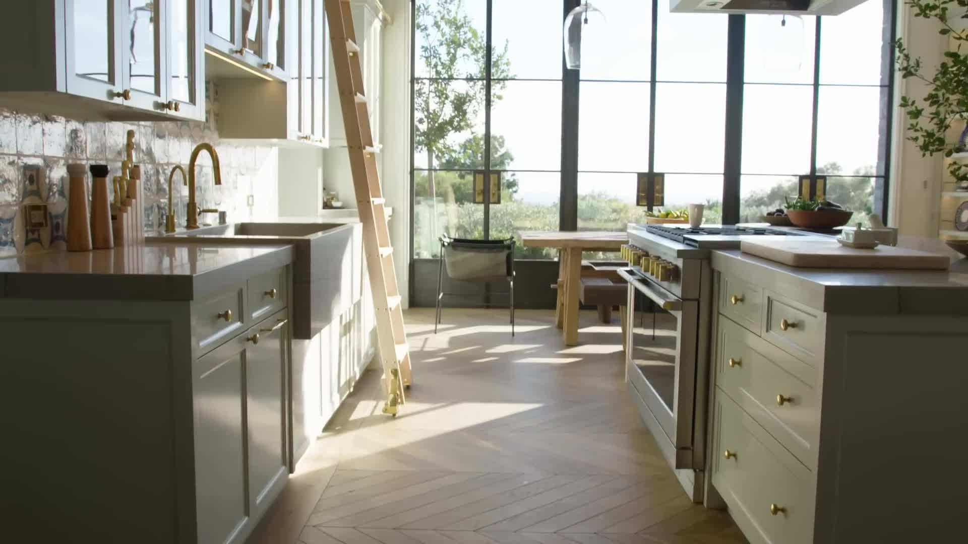 Inviting living room with elegant design and cozy furnishings
