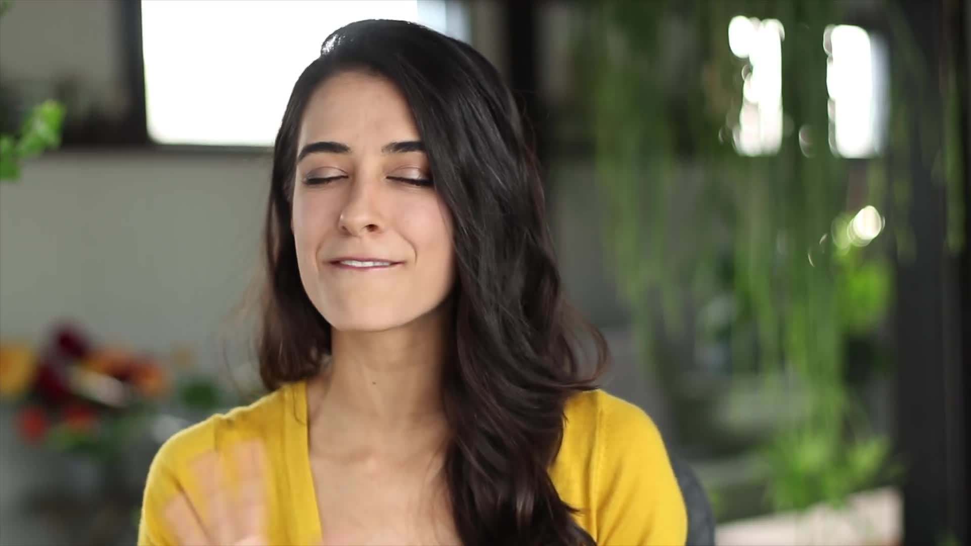 Overnight oats with berries and almonds