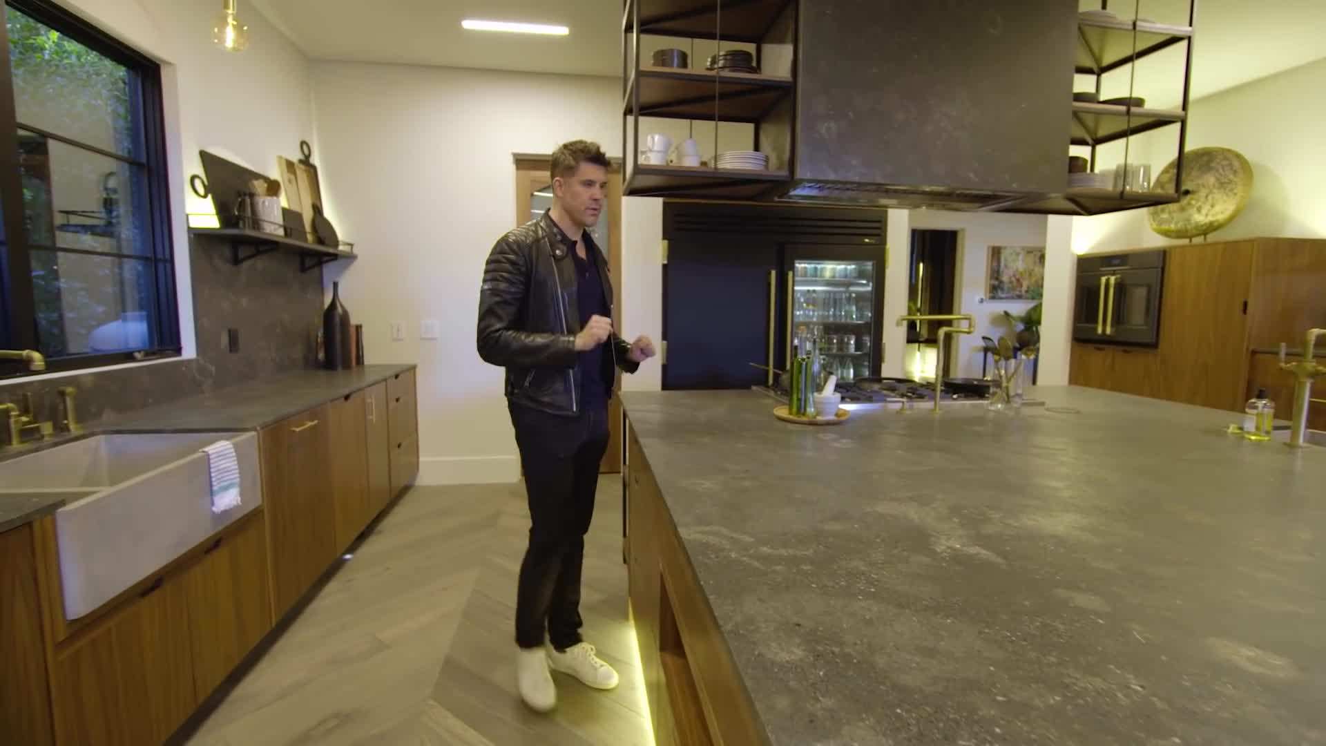 Exterior view of Sunset Noir