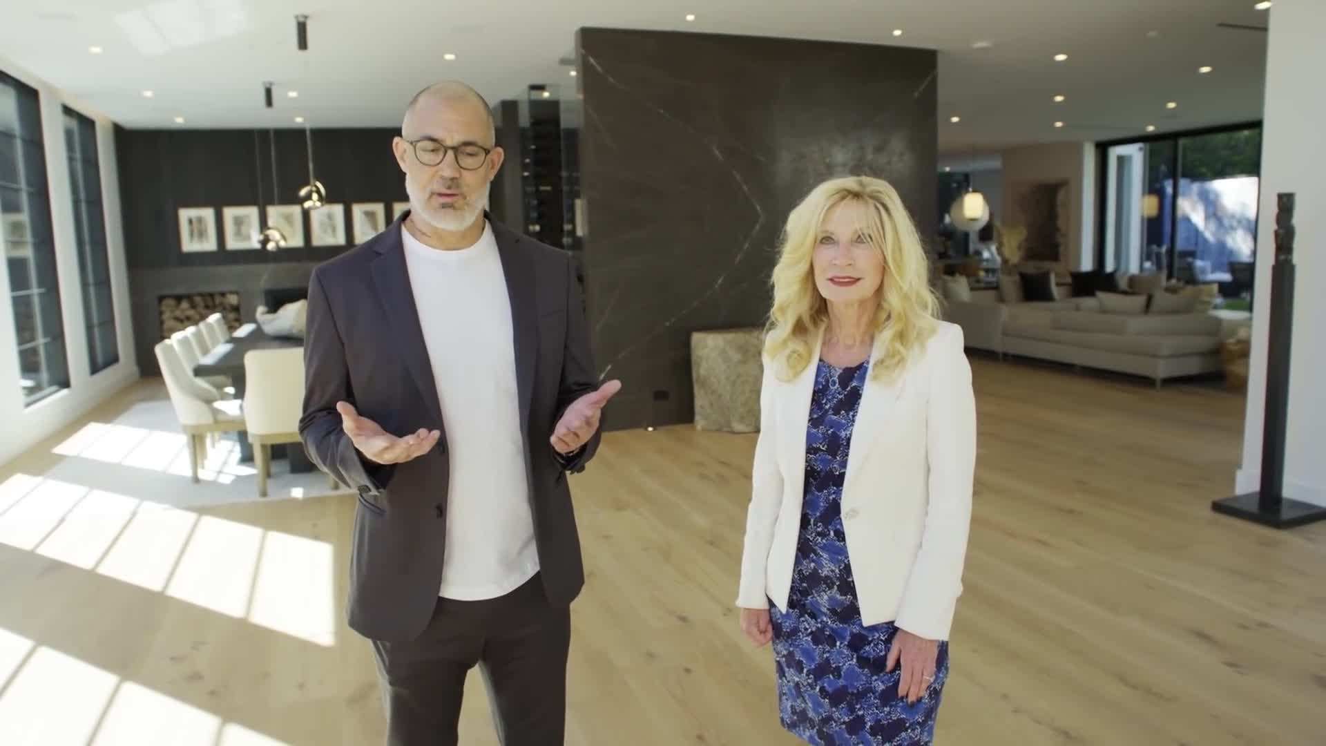 The grand entrance with the traditional Japanese-style gate