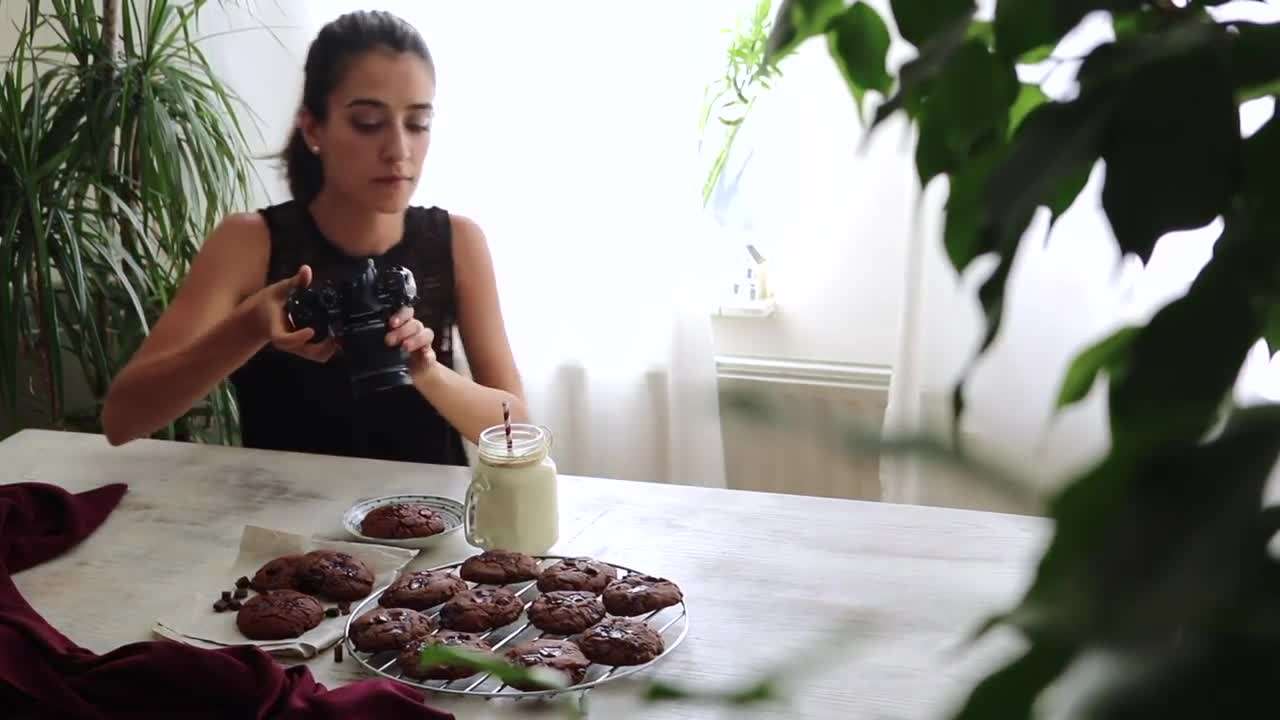 Vegan Chocolate-Covered Strawberries