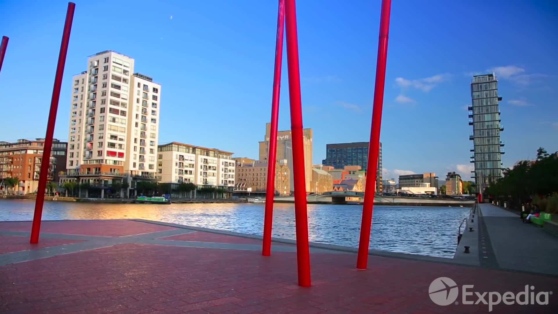 Trinity College: Discover the Beautiful Campus and the Book of Kells