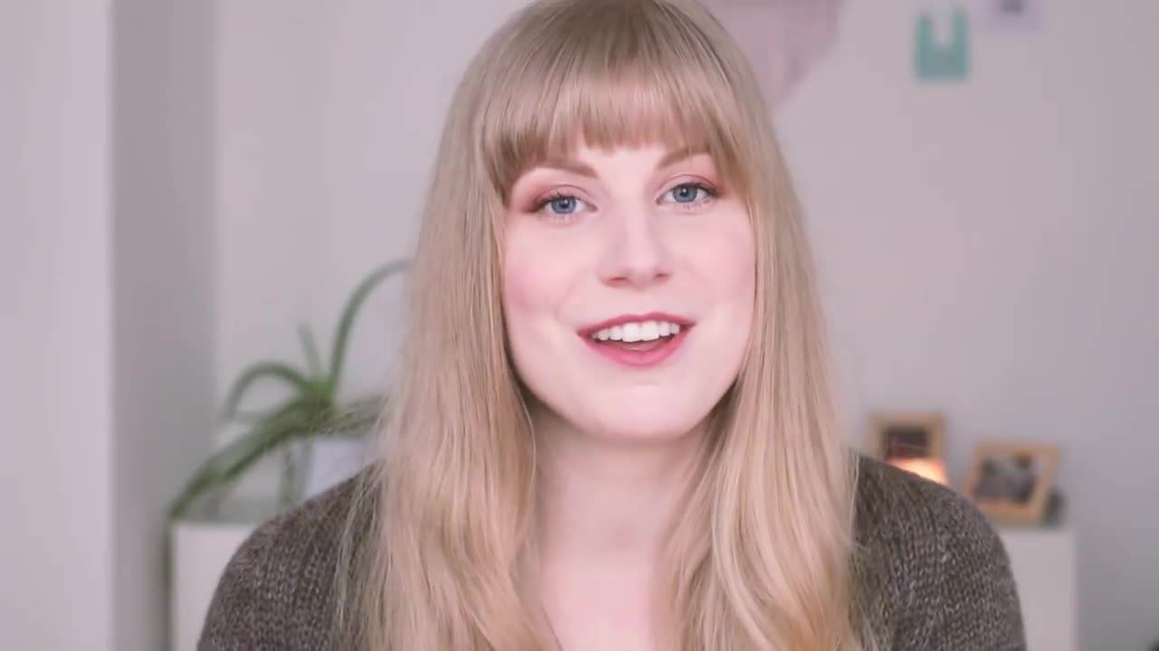 Shopping bags with a red cross, representing the idea of not shopping