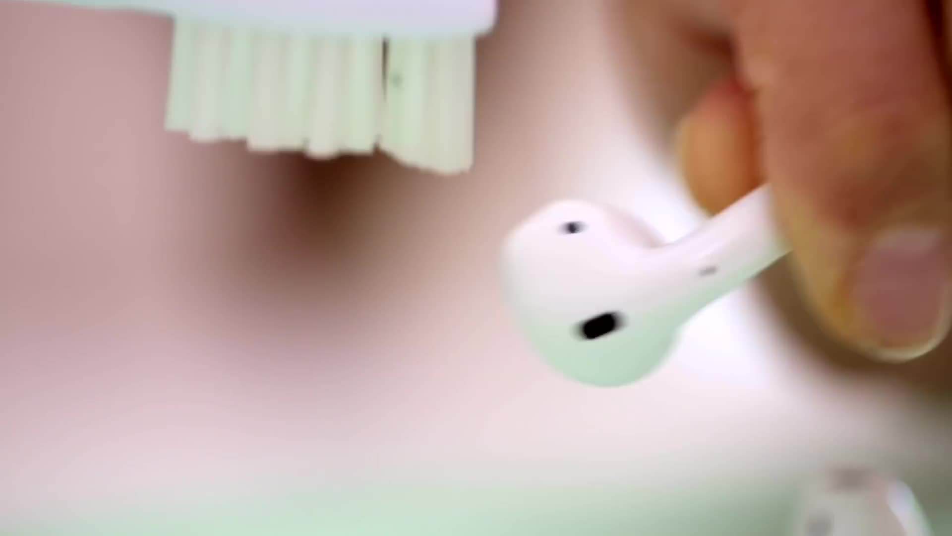 Removing ear tips for cleaning