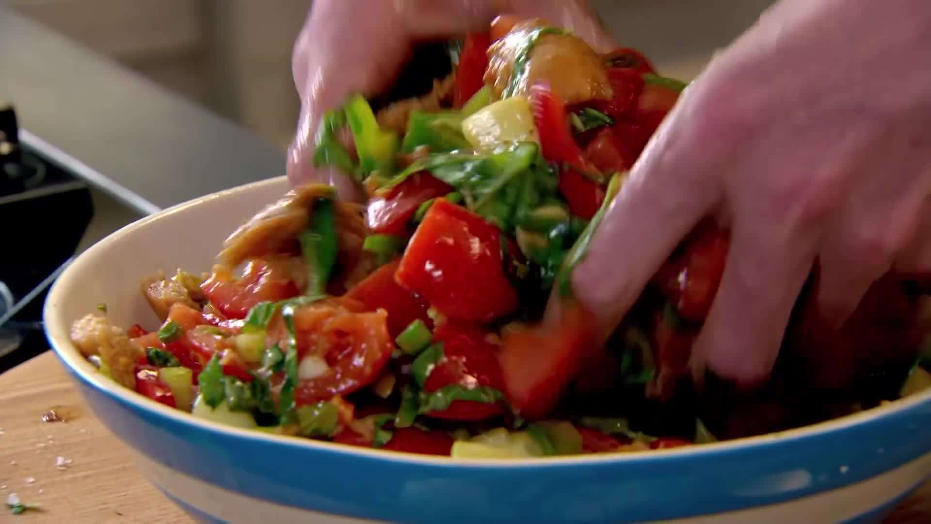 Step-by-step process of cooking the vegan curry