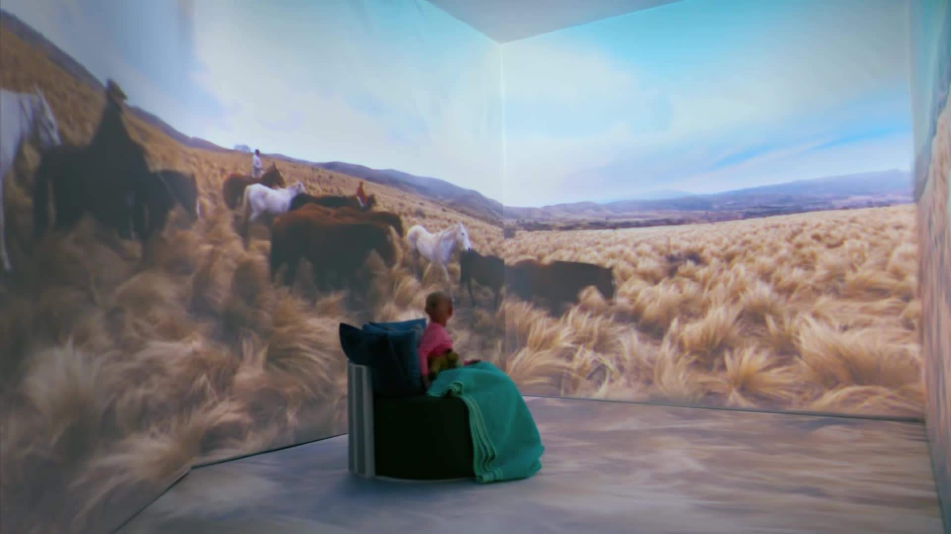 Joyful expressions as children visit the Eiffel Tower through projection technology