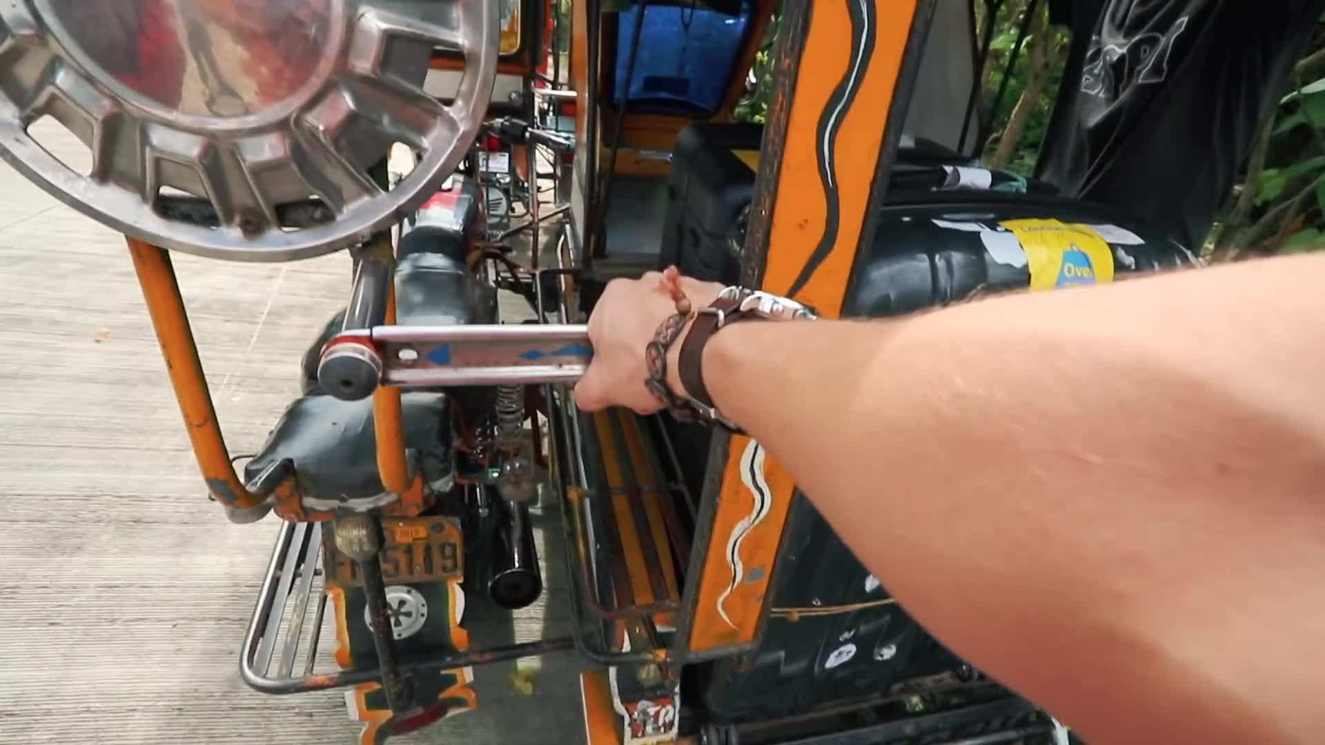 Tablas Island's pristine beaches