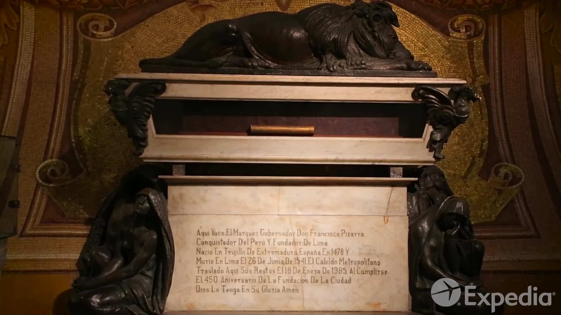 Lima Cathedral - Admire the gold-plated altar