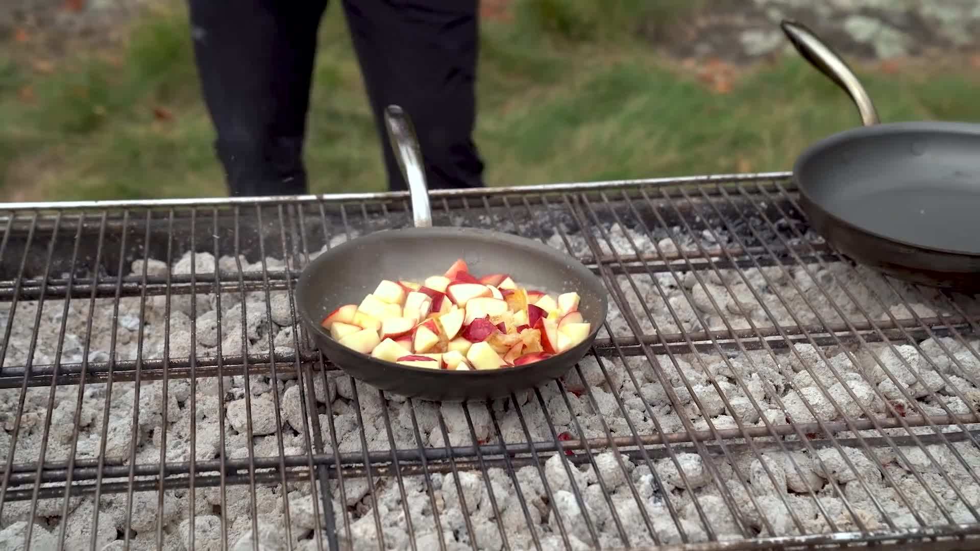 Caramelizing the apples