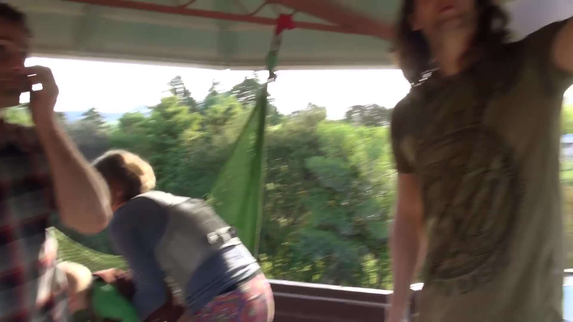 Rooftop bathtub and luxurious features