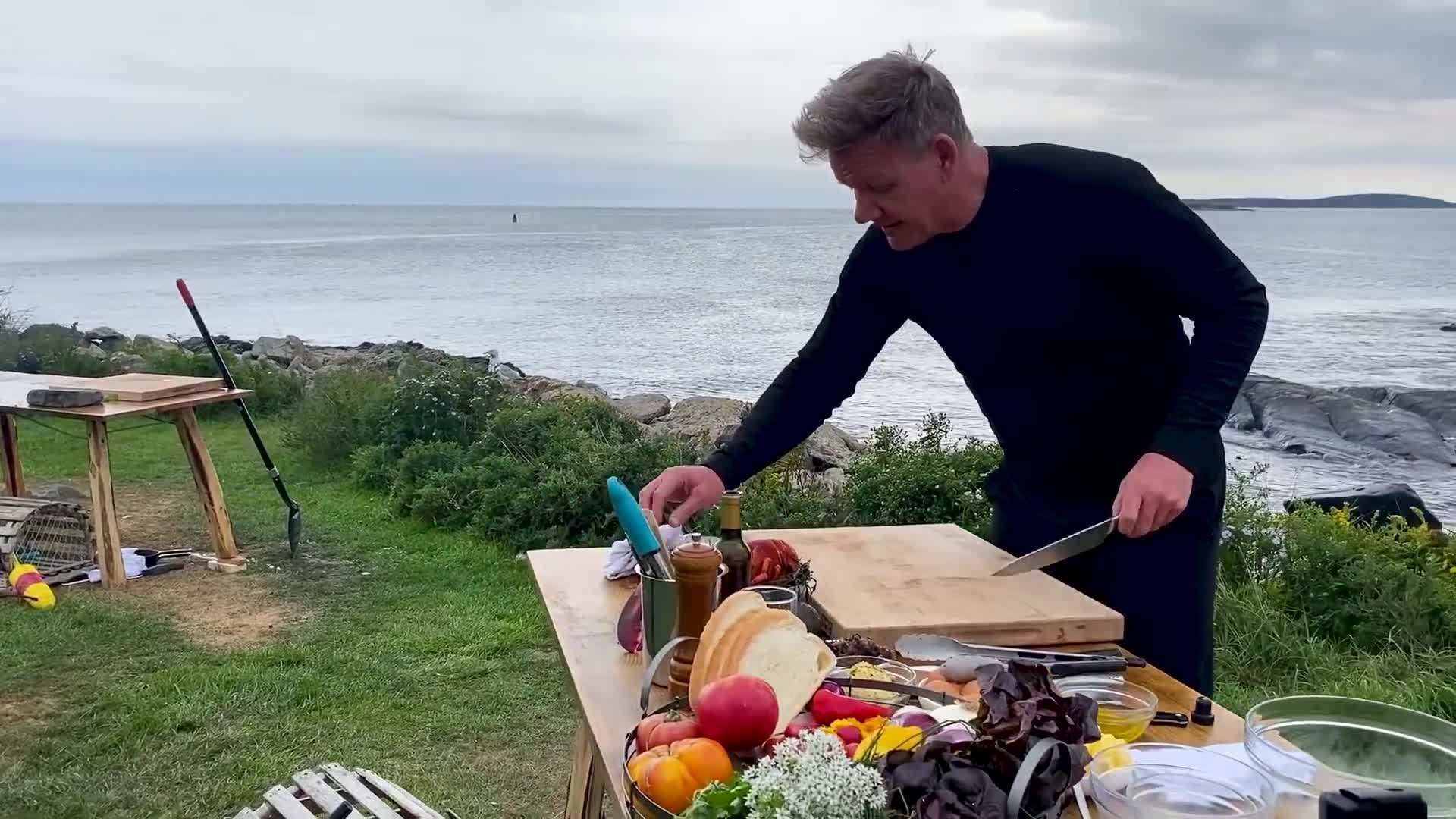 Preparation of the lobster for the BLT