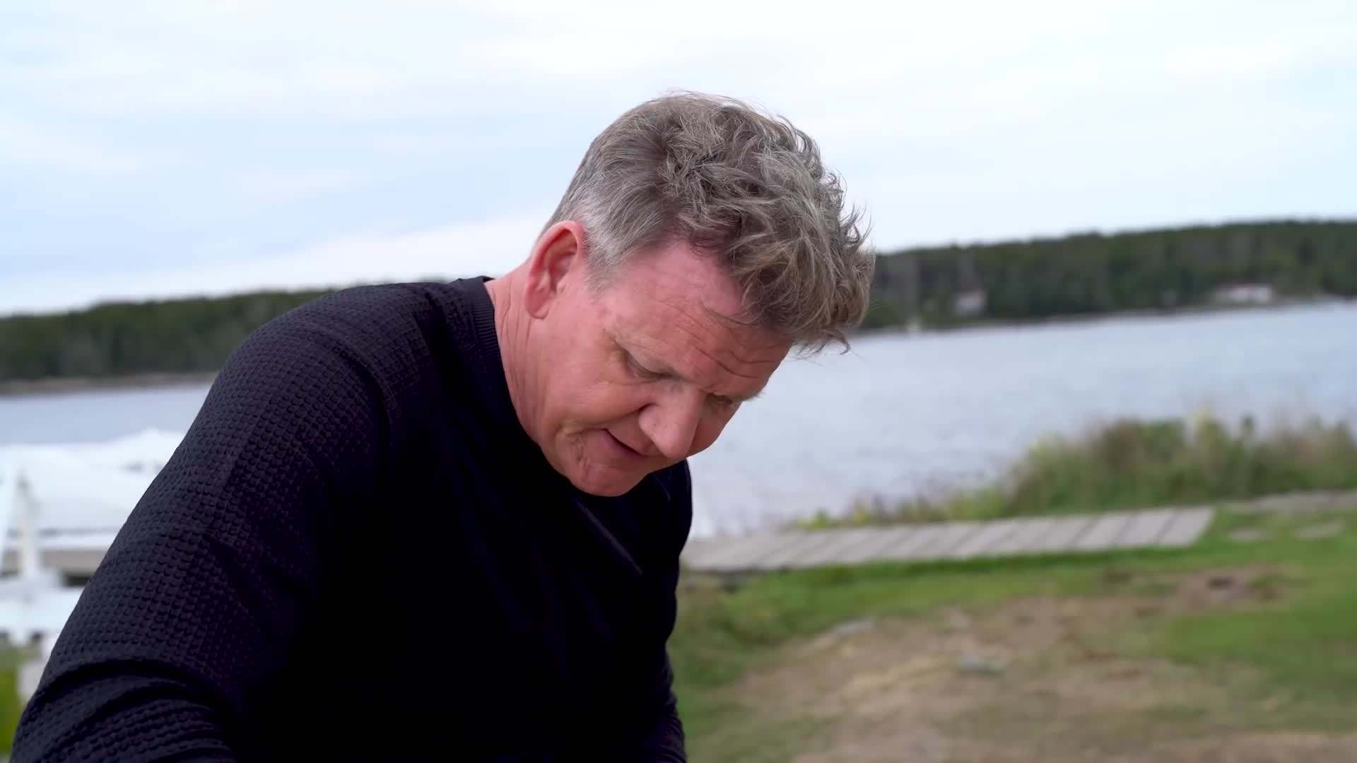 Gordon seasoning the bacon and cooking it with seaweed butter