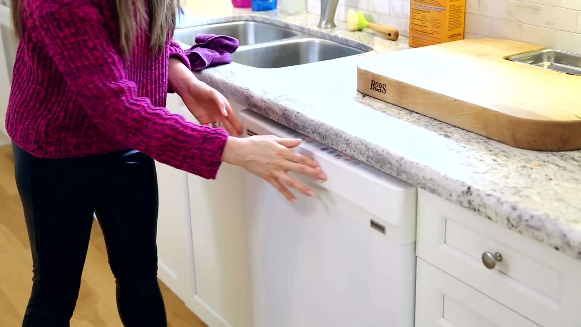 Cleaning the silicone ring is crucial for preventing odors