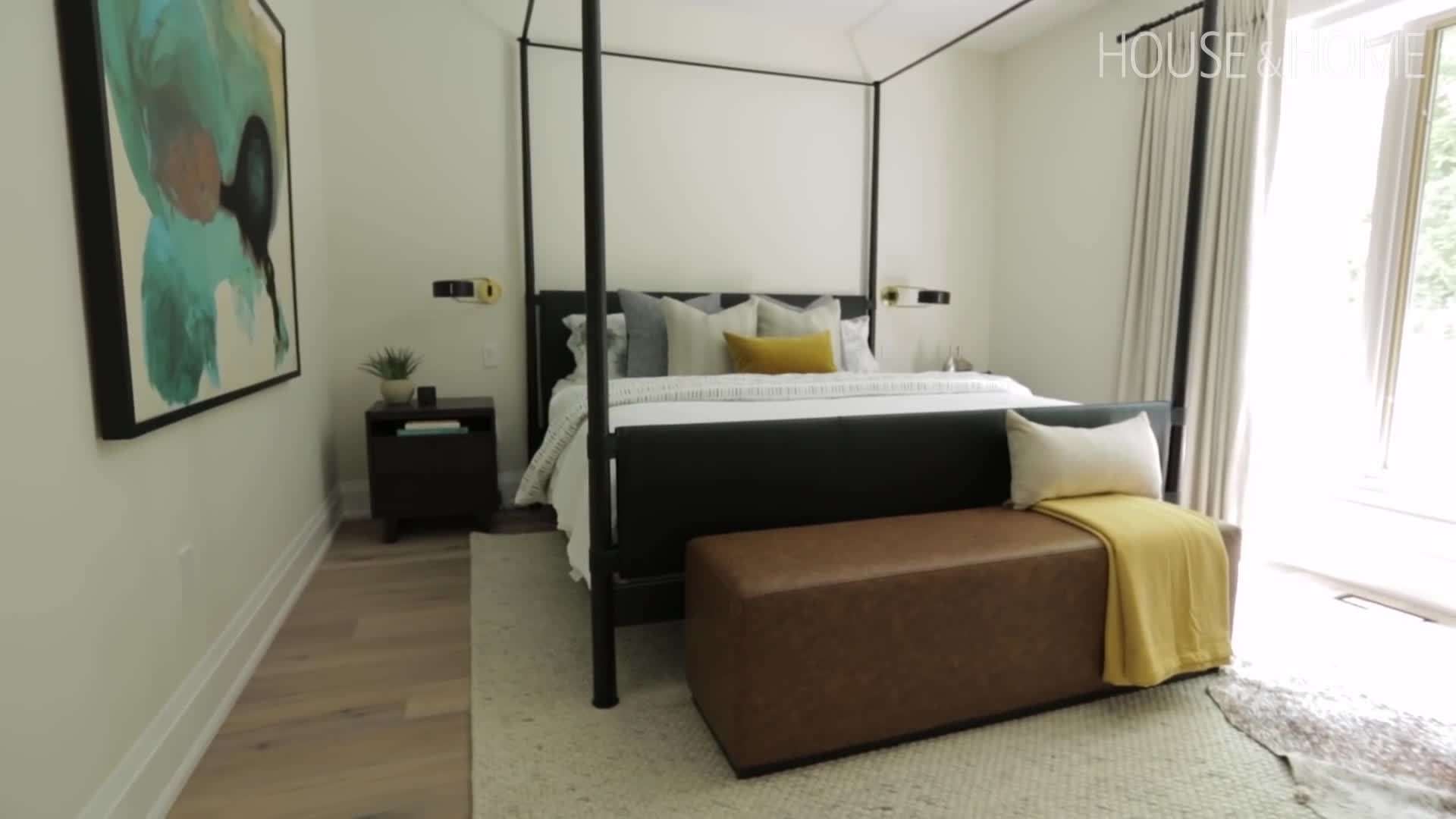 Lakin's Peach-themed Bedroom