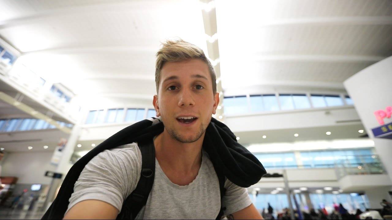 My New Business - Ditching the 9-5: A Comprehensive Guide to Traveling and Entrepreneurship