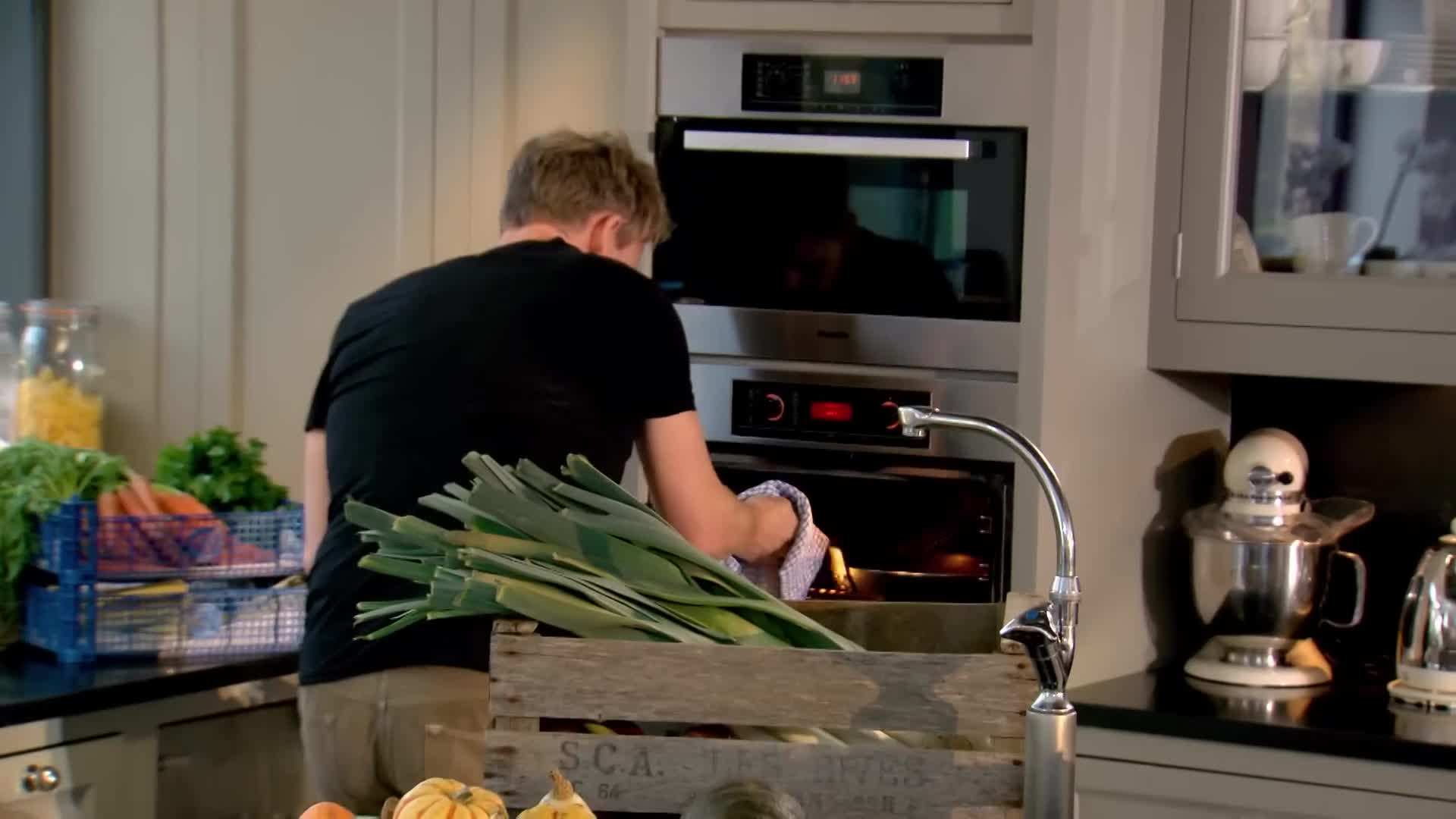 Gordon's perfectly cooked hash browns and baked eggs