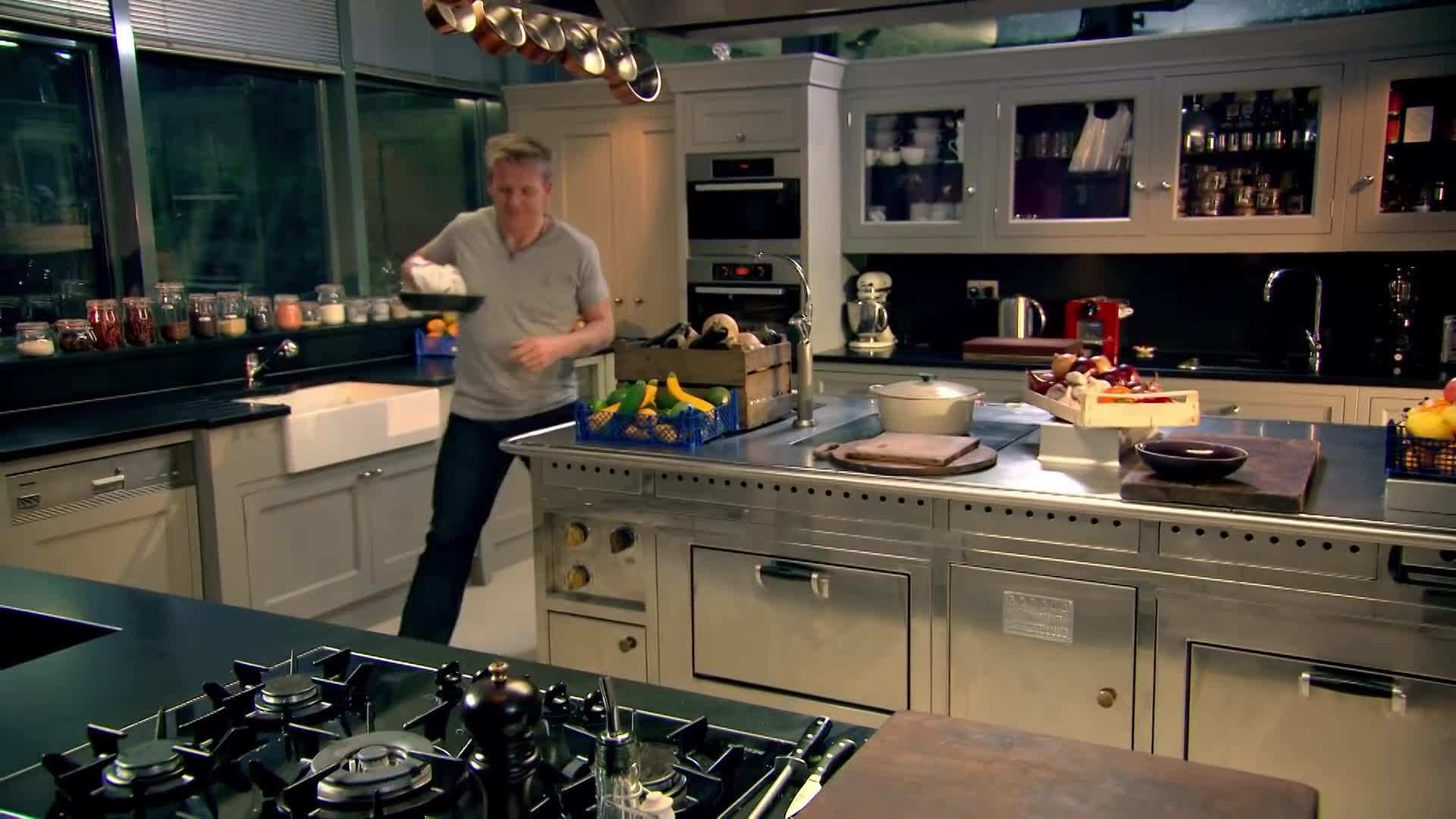 Creamy goat's cheese in frittata