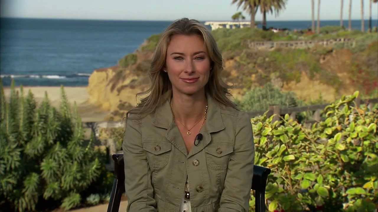 Expedia's Winter Getaway Tips with Travel Blogger Julia Dimon