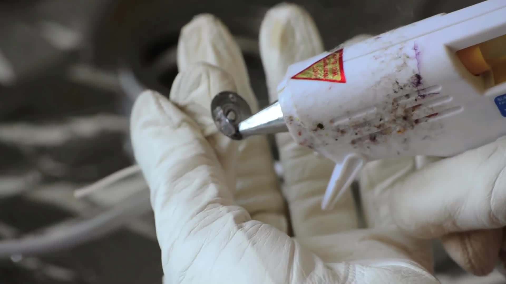 Using Beeswax and Essential Oils