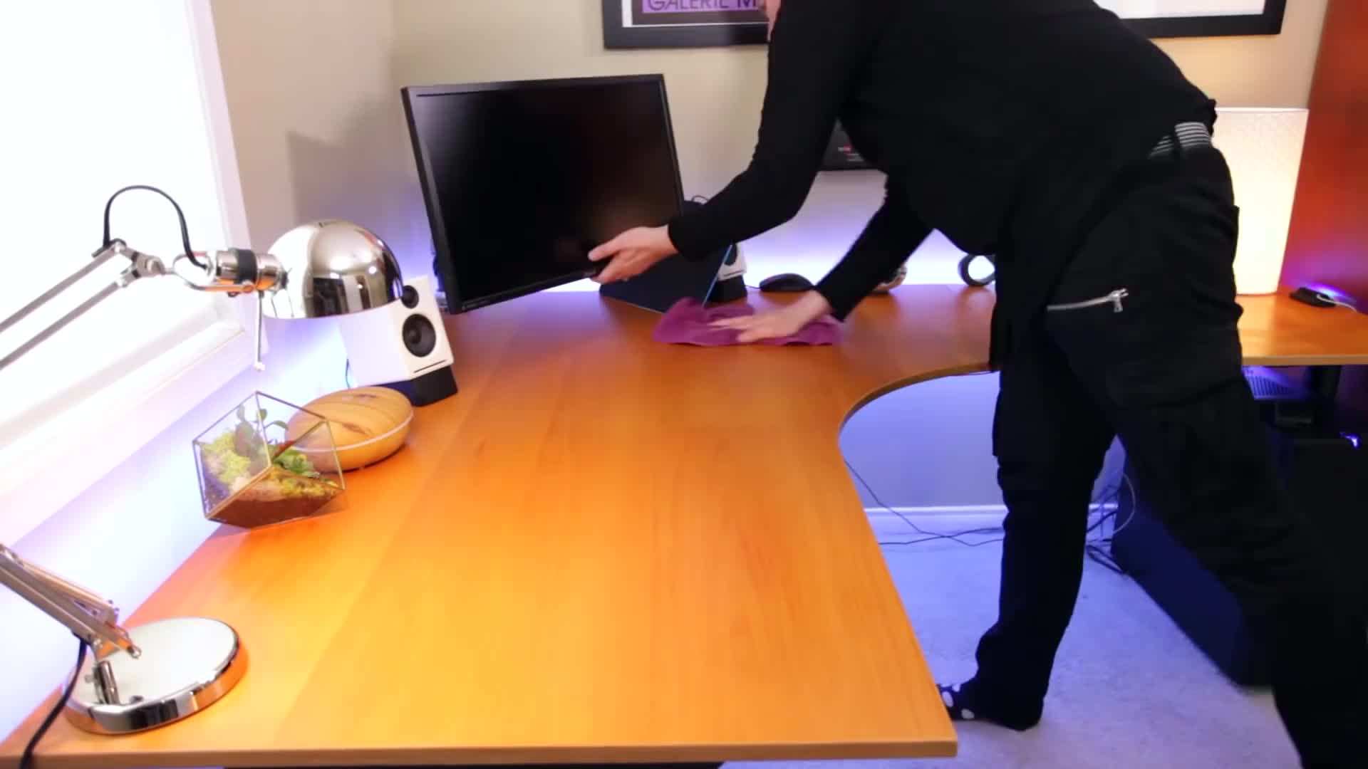 Benefits of a Clear Desk