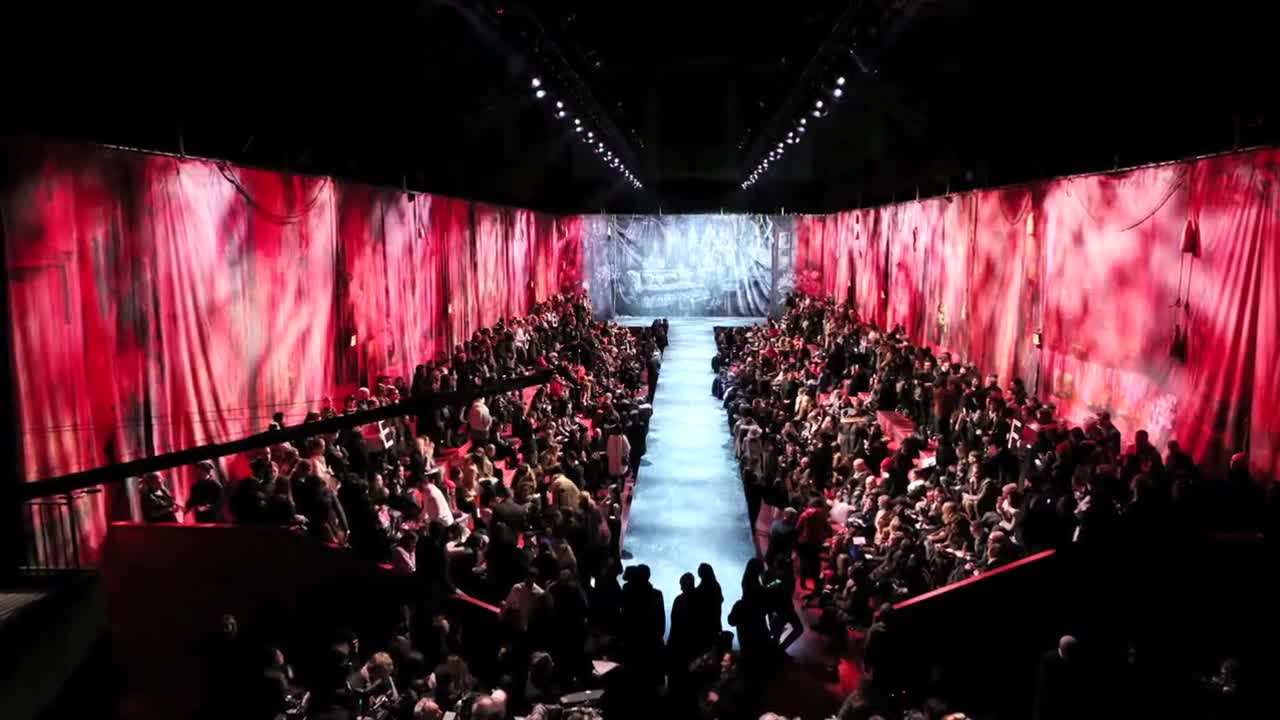 Marc Jacobs Fall 2015 Set Design