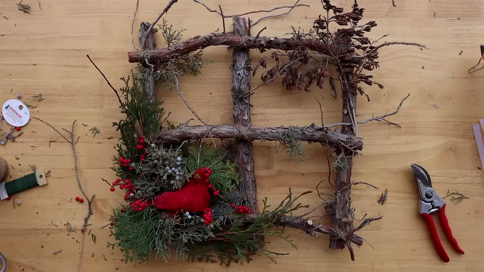 Final look of the square wreath