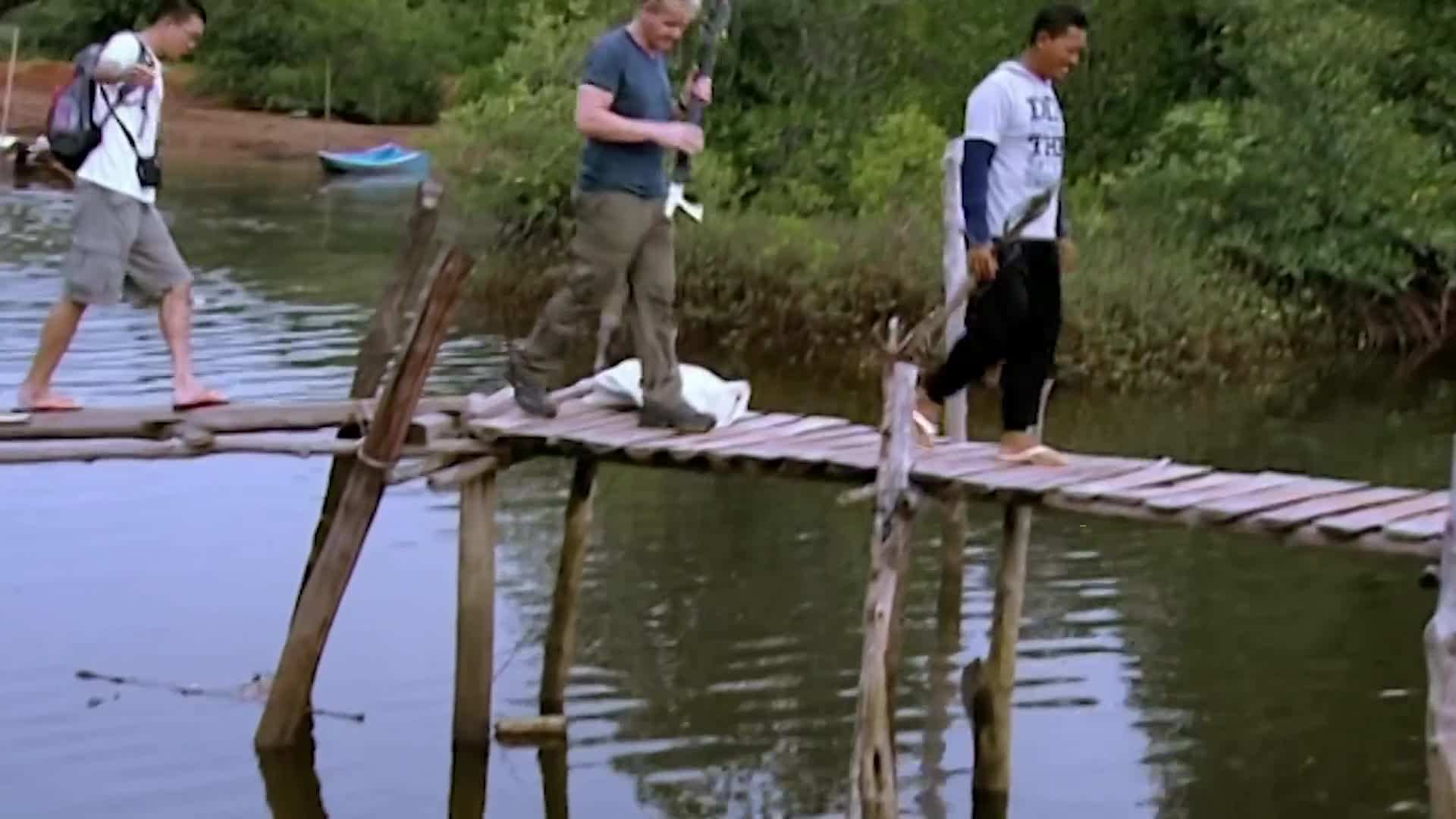 Gordon admiring the size of the oysters