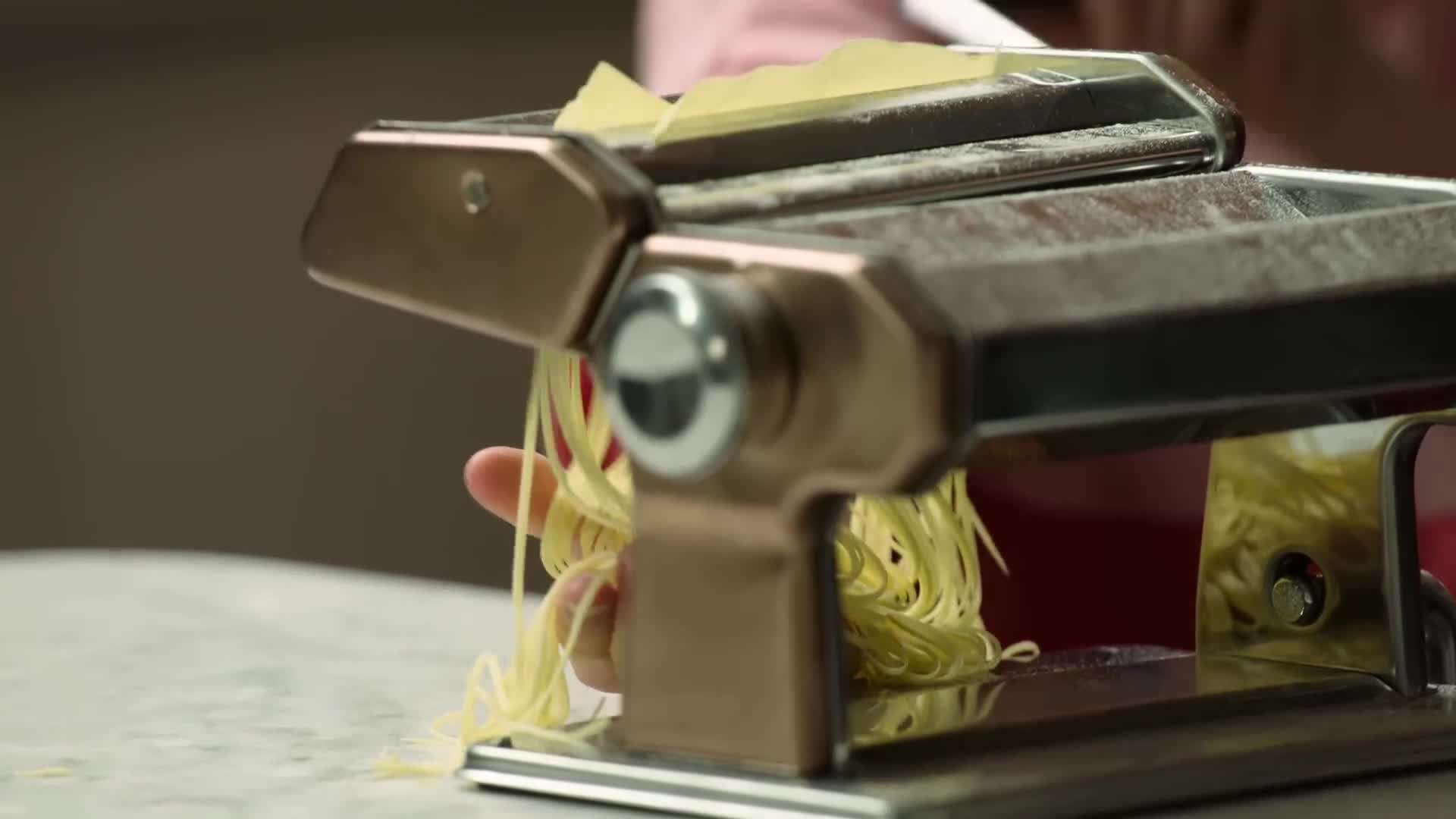 Shaping Tagliolini Pasta
