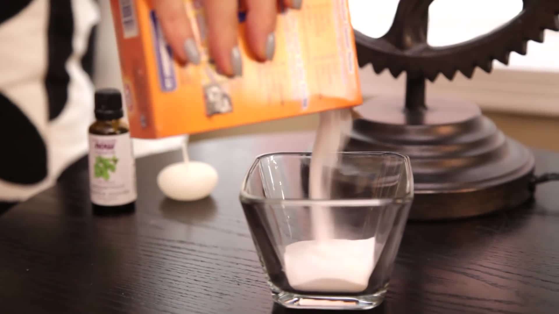 DIY Air Freshener with Baking Soda and Essential Oils
