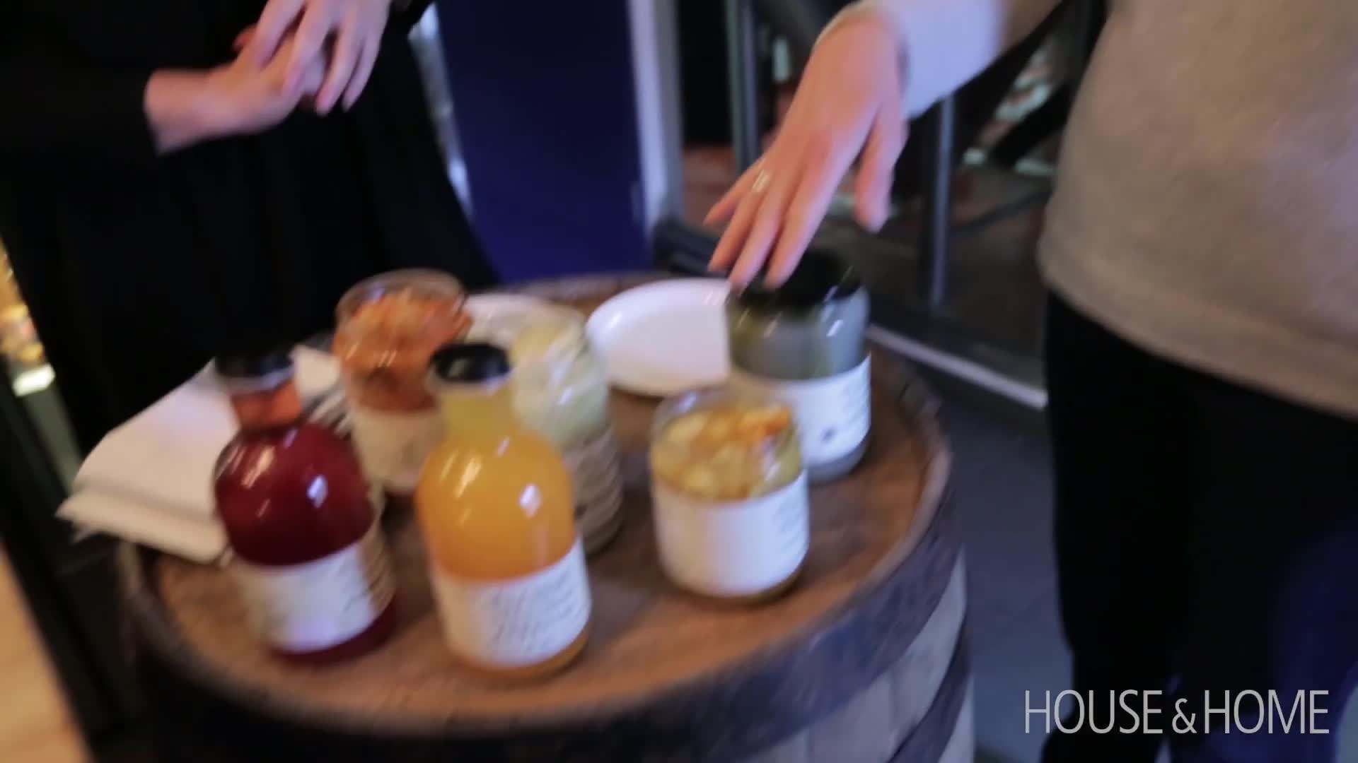 Turmeric cauliflower pickles for a flavorful twist